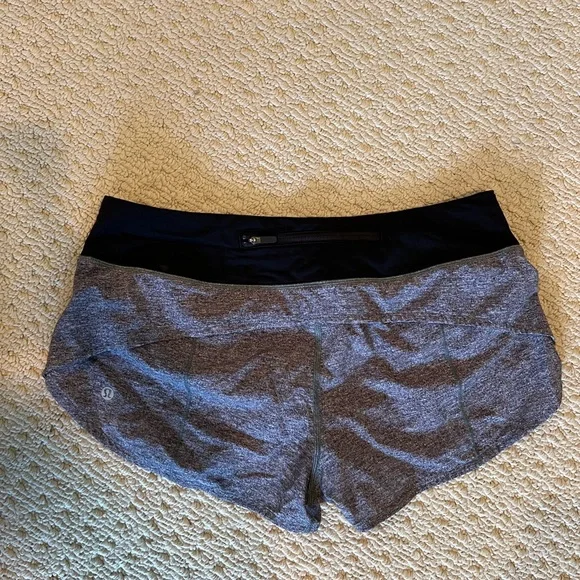 Lululemon speed up short (2.5 in) - Picture 2 of 2